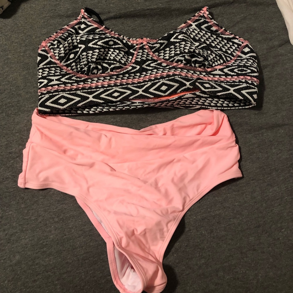 Two piece swim set!!